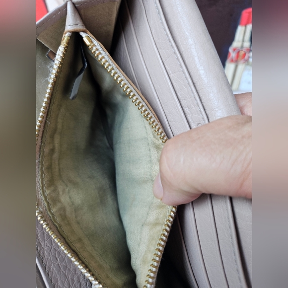 GUC Chloe Leather Fan Wallet & Matching Key Case - Picture 16 of 16